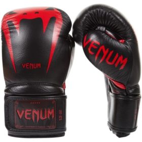Zwart rode leren (kick)bokshandschoenen van Venum giant 3.0.