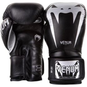 Zwart zilveren leren (kick)bokshandschoenen van Venum giant 3.0.