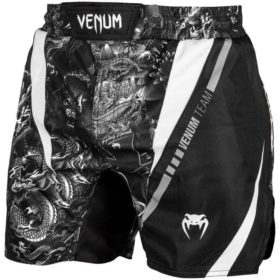 Zwart wit fighshorts van Venum art.