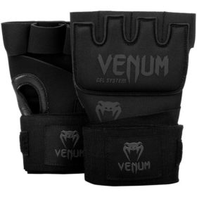 Zwarte binnenhandschoenen met gel en bandages van Venum.