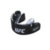 Zwarte gebtisbeschermer van Oprp met UFC.