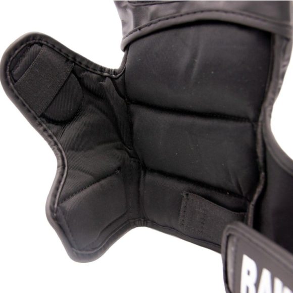 MMA handschoenen van RAM Impact.