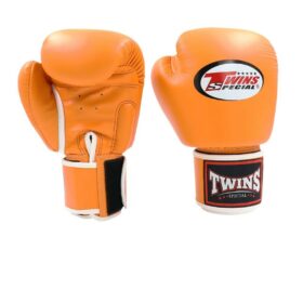 Oranje (kick)bokshandschoenen van Twins voor heren en dames.